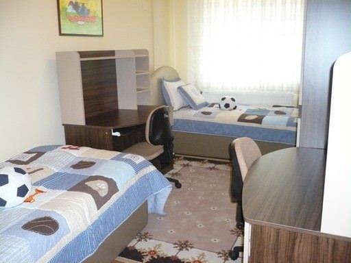 Çocuklara dışkıları yedirilmiş!