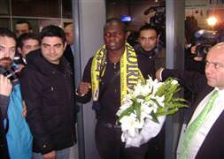 Moussa Sow derbide oynayacak mı?