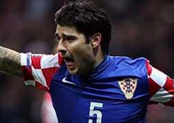 Corluka imzayı attı