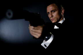 Bond'un tek durağı Türkiye