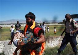 Pakistan 5.4'lük deprem ile sallandı