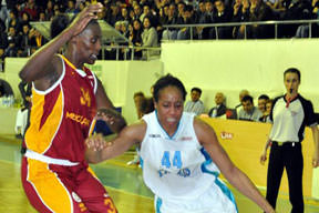 Aslan Tarsus'a acımadı: 90-76