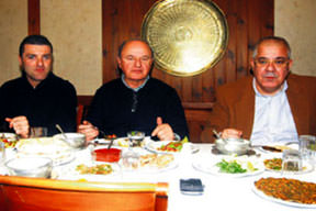 Yönetim parça parça!