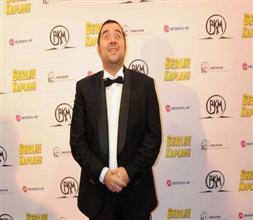 Ferdi Tayfur'la dalga geçti!