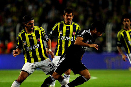 Fener'de çift yırtık!