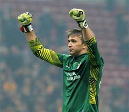İngiliz devi Muslera'yı istiyor!