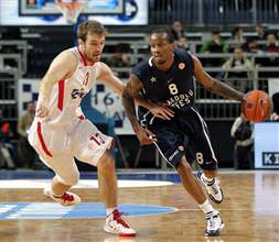 Efes elinden kaçırdı