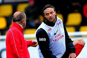 Sol bekte son karar Tomas Ujfalusi!