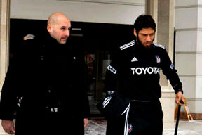 Kartallar evine geri döndü!