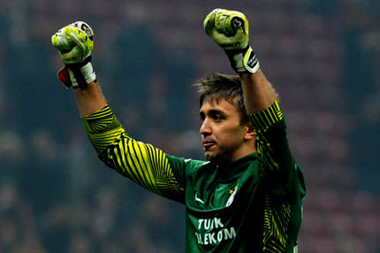 Taraftar Muslera'yı alkışladı!