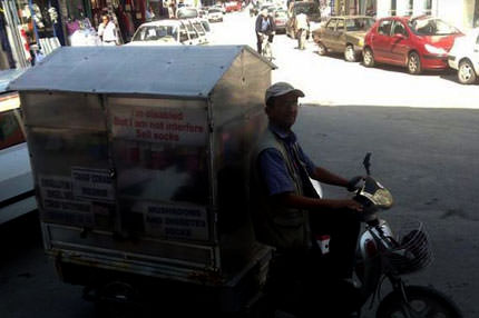 Engelli aracıyla çorap markası oldu