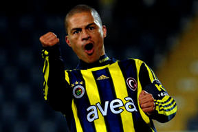 Hem sevindi hem de üzüldü