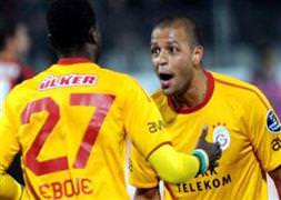 Galatasaray'da Eboue şoku!