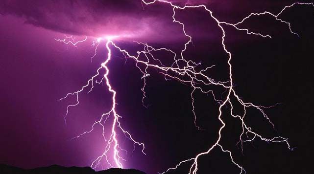 Yıldırım bir takımı yok etti