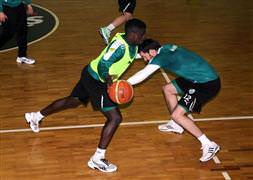 Bursaspor, basketbol topuyla çalıştı