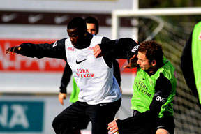 Aslan Eboue’ya kavuşuyor!
