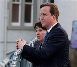Cameron'dan Başbakan'a geçmiş olsun telefonu!