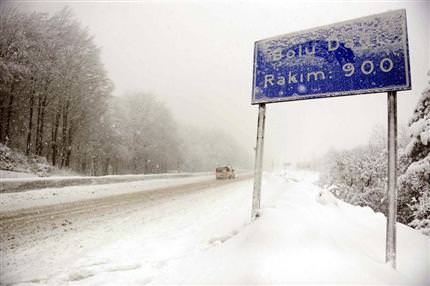 Bolu Dağı kar nedeniyle ulaşıma kapandı