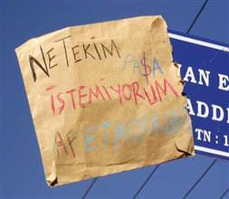 Fethiyelilerden Kenan Evren'e tepki!