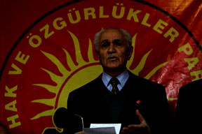 Burkay siyasete döndü