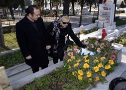 Özden’in eşinden kafa karıştıran iddia