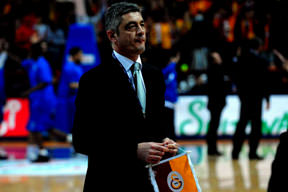 Arena tribünleri şova hazırlanıyorlar