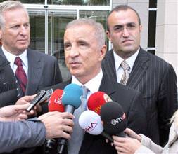 Aysal'dan Aziz Yıldırım'a sert yanıt!