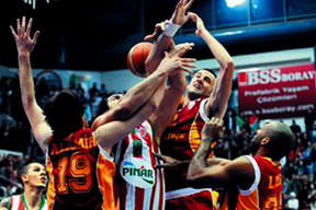 Aslan Efes'i ağırlıyor