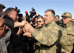 Abdullah Gül kamuflaj giydi