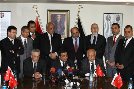 Yönetim istifa etti