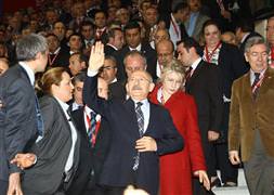 İmza topladılar, kurultaya gelmediler