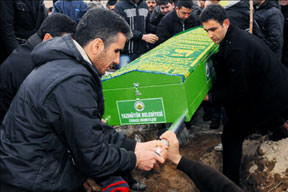 İkinci kez gömüldü