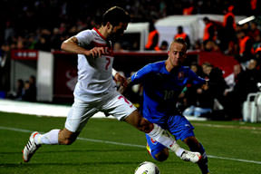 Ay-yıldız'a dost kurşunu