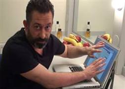 Örnek vatandaş Cem Yılmaz