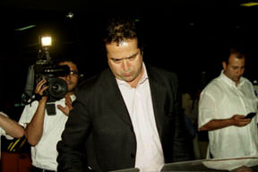 Bilgili de kolları sıvadı