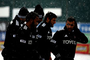 Simao Sabrosa kesik yedi