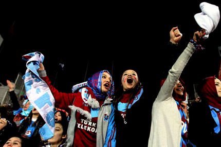 Trabzon yönetimi taraftarı küfür için uyardı!