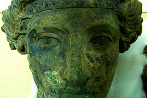 5000 yıllık heykel yürüdü