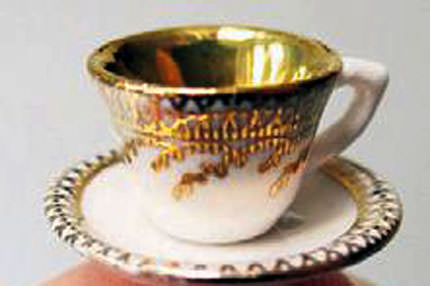 Altı milimlik çay fincanı