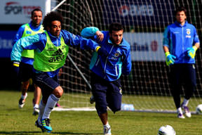 Kart sınırındaki 2 isim oynayacak