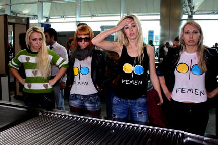 Çıplak eyleme sınırdışı