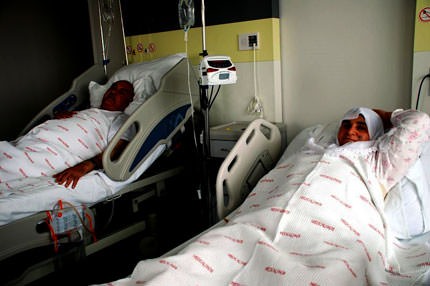 71'lik nine böbreğini eşiyle paylaştı