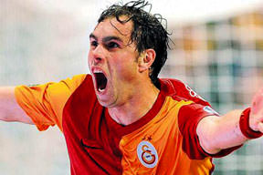 Elmander geliyor!