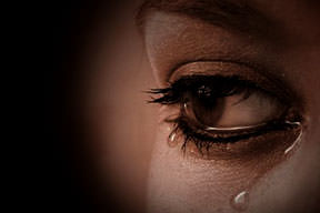 Gözyaşı dökme seni sevemem