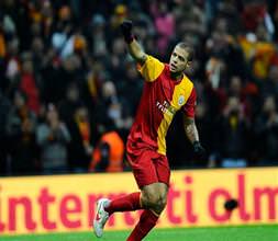 Galatasaray'ı öve öve bitiremedi!