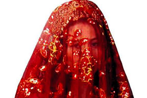 Küçük geline büyük işkence