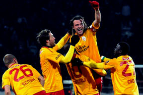 Ve tüyolar Ujfalusi'den