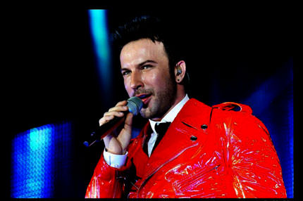 Tarkan'dan mega anlaşma