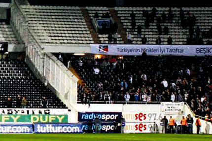 Taraftarlar yalnız bıraktı