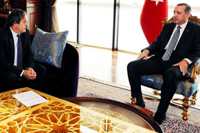 Platini’ye dev güvence